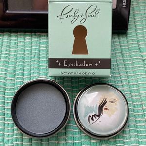 🖤NEW💕Body & Soul Hawaii Eyeshadow